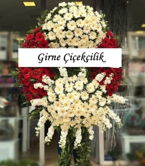  Beyaz Çiçekler ile Hazırlanmış Cenaze Çelenk'i